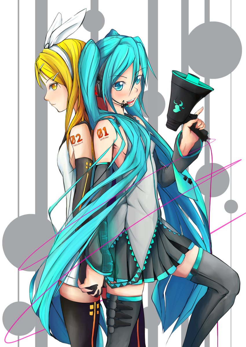 2girls aqua_eyes aqua_hair back-to-back bad_id bad_pixiv_id blonde_hair detached_sleeves elbow_gloves gloves hair_ribbon hatsune_miku highres holding_hands interlocked_fingers kagamine_rin koi_wa_sensou_(vocaloid) kunno long_hair megaphone multiple_girls necktie ribbon roshin_yuukai_(vocaloid) skirt smile thighhighs twintails very_long_hair vocaloid yellow_eyes zettai_ryouiki