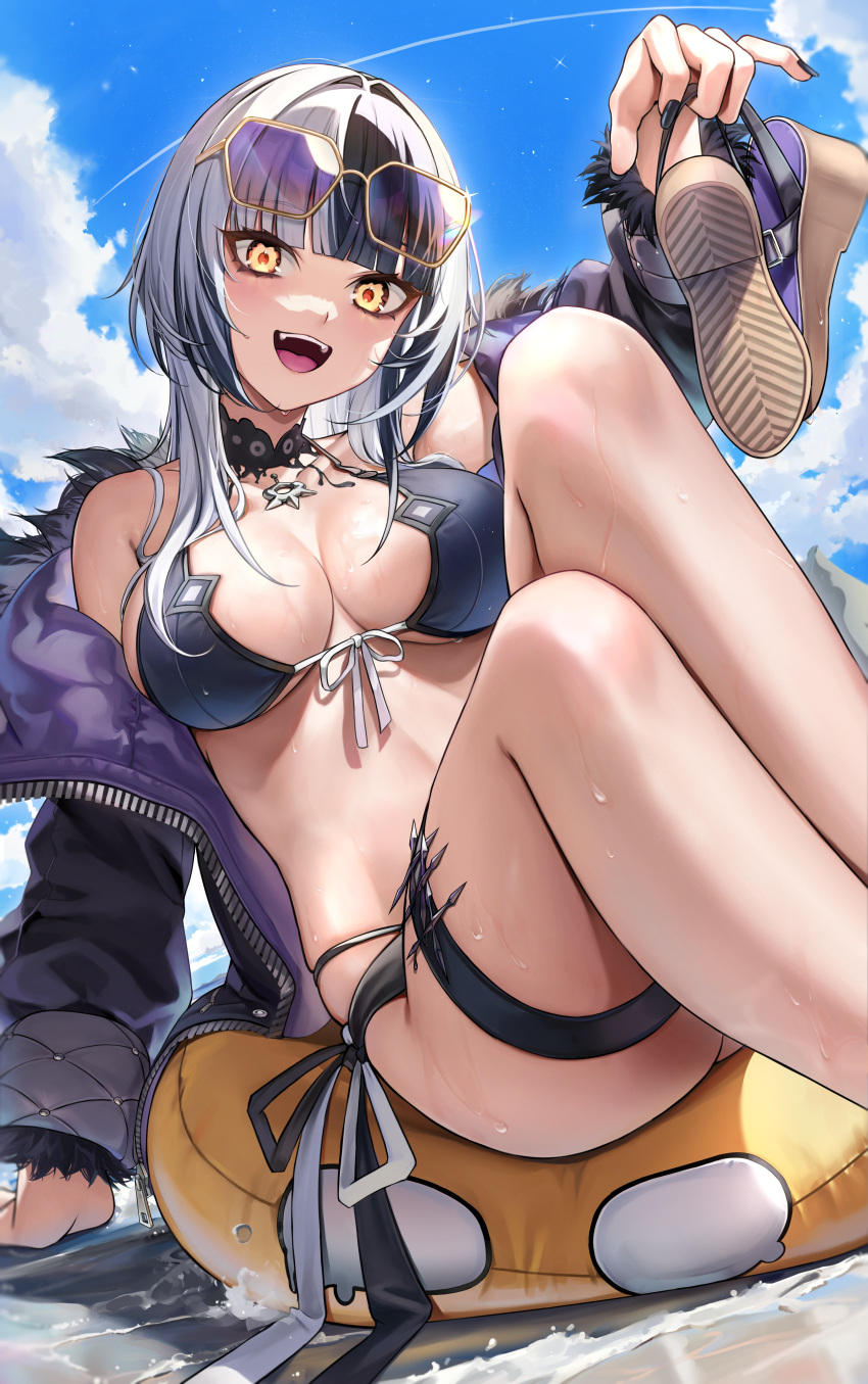 absurdres aoi_13 bikini black_bikini black_hair breasts day female grey_hair hair_ornament highres holding_sandals hololive hololive_english large_breasts long_hair looking_at_viewer multicolored_hair open_mouth shiori_novella smile solo split-color_hair swimsuit two-tone_hair virtual_youtuber wet yellow_eyes