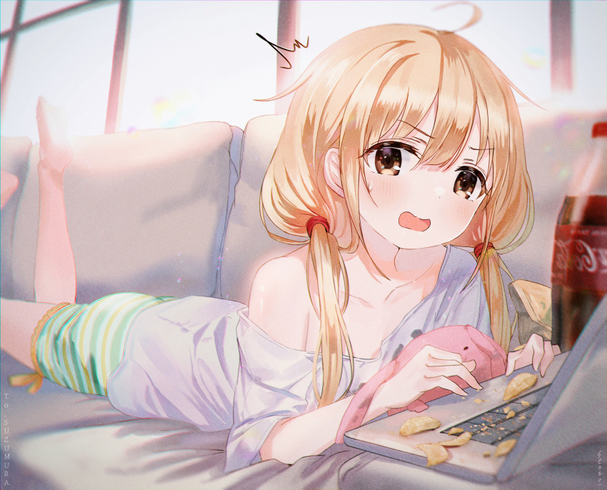 ^^^ ahoge barefoot blonde_hair brown_eyes chips_(food) coca-cola collarbone commentary_request computer couch day english_text female food futaba_anzu green_shorts hair_between_eyes highres idolmaster idolmaster_cinderella_girls idolmaster_cinderella_girls_starlight_stage indoors laptop leg_up long_hair long_sleeves looking_at_viewer low_twintails lying off_shoulder on_couch on_stomach open_mouth seozo shirt short_sleeves shorts sidelocks signature soda_bottle solo striped_clothes striped_shorts stuffed_animal stuffed_rabbit stuffed_toy sunlight surprised sweatdrop the_pose twintails white_shirt window