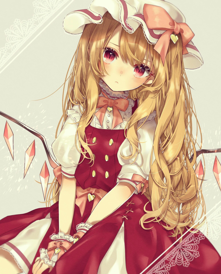 :< adapted_costume alternate_hair_length alternate_hairstyle blonde_hair blush bow bowtie center_frills closed_mouth commentary crystal female flandre_scarlet frilled_shirt frills grey_background hair_down hat hat_bow head_tilt heart highres long_hair mob_cap pink_bow pink_bowtie puffy_short_sleeves puffy_sleeves red_eyes red_skirt shirt short_sleeves sitting skirt solo touhou very_long_hair white_hat white_shirt wings wrist_cuffs youtan