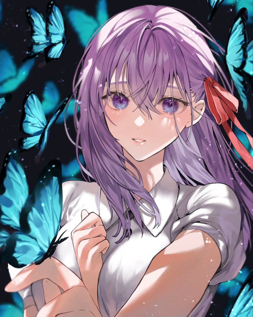 black_background blue_butterfly blush bug butterfly dress fate/hollow_ataraxia fate/stay_night fate_(series) female hair_ribbon highres light_particles long_hair looking_at_viewer matou_sakura purple_eyes purple_hair red_ribbon ribbon shimatori_(sanyyyy) shiny_clothes shirt short_sleeves solo upper_body white_dress white_shirt