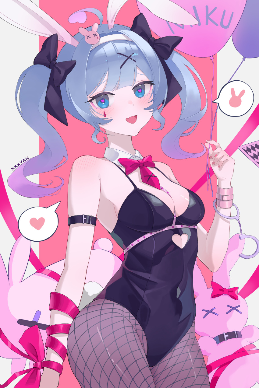 absurdres animal_ears balloon bare_shoulders black_leotard blue_eyes blue_hair blush bow bowtie breasts detached_collar fake_animal_ears female hair_ornament hatsune_miku heart highres leotard looking_at_viewer original pantyhose playboy_bunny rabbit_ears rabbit_hole_(vocaloid) red_background ribbon simple_background smile solo twintails vocaloid x_hair_ornament xxxyan