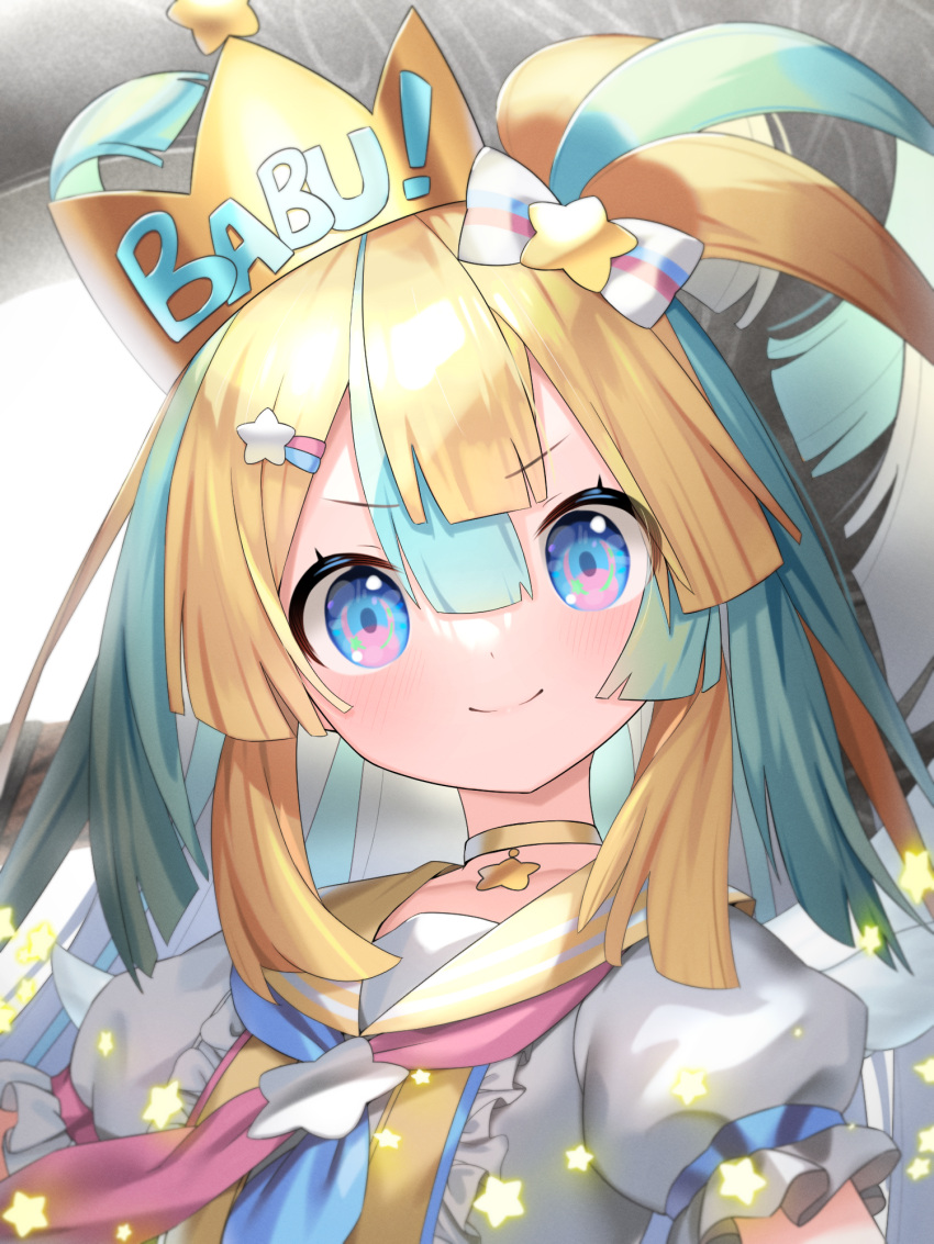 amakawa_hano aqua_hair bettle_(b_s_a_n) blonde_hair blue_eyes bow crown female hair_ornament hairbow highres long_hair looking_at_viewer multicolored_hair puffy_short_sleeves puffy_sleeves re:act short_sleeves smile solo star_(symbol) star_hair_ornament two-tone_hair upper_body virtual_youtuber