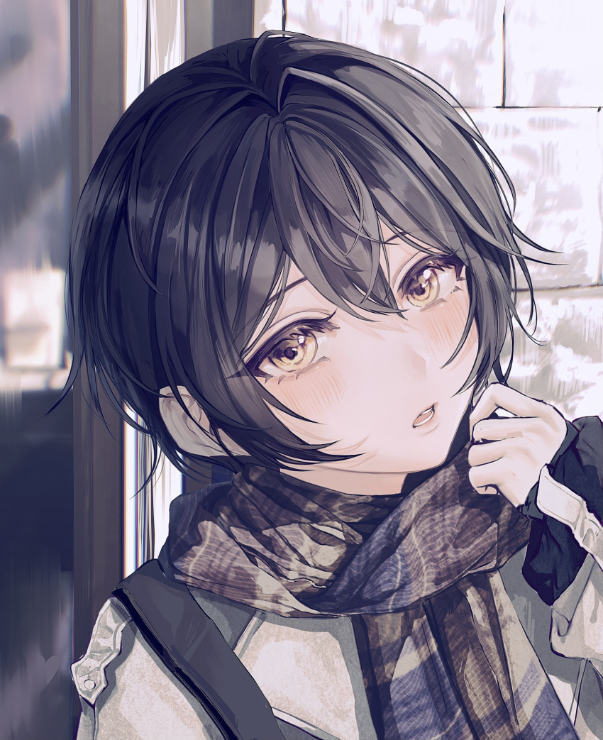 androgynous bad_id bad_pixiv_id black_hair blush brown_eyes brown_scarf chinese_commentary commentary d4dj female giraffe_three hand_up highres long_sleeves looking_at_viewer miyake_aoi open_mouth outdoors plaid plaid_scarf scarf short_hair sleeves_past_wrists solo upper_body