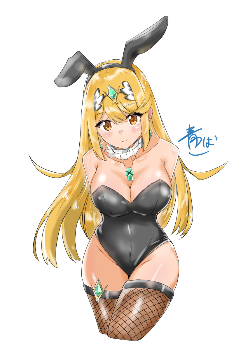 absurdres alternate_costume animal_ears aotsuba blonde_hair blush breasts cleavage covered_navel cowboy_shot fake_animal_ears female fishnet_thighhighs fishnets gem hair_ornament headpiece highres jewelry large_breasts long_hair mythra_(xenoblade) playboy_bunny pose rabbit_ears shiny_skin simple_background smile solo swept_bangs thighhighs thighs tiara tray very_long_hair white_background xenoblade_chronicles_(series) xenoblade_chronicles_2 yellow_eyes