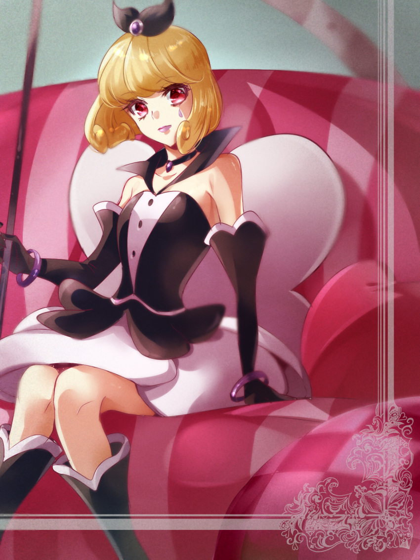 black_bow black_choker black_footwear black_gloves blonde_hair boots bow bracelet choker closed_mouth collarbone elbow_gloves female gloves hairbow happinesscharge_precure! highres holding jewelry knee_boots looking_at_viewer miniskirt pendant precure purple_lips queen_mirage red_eyes shipu_(gassyumaron) short_hair sitting skirt solo white_skirt