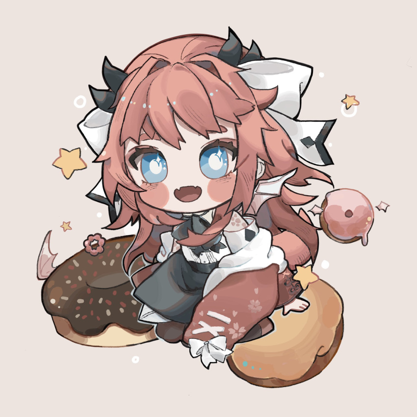 atelier_live bangs blue_eyes chibi doughnut dragon_girl dragon_horns female food hair_ribbon highres horns kuzuryu_io long_sleeves looking_at_viewer pink_hair ribbon solo soyutrys star_(symbol) virtual_youtuber wings