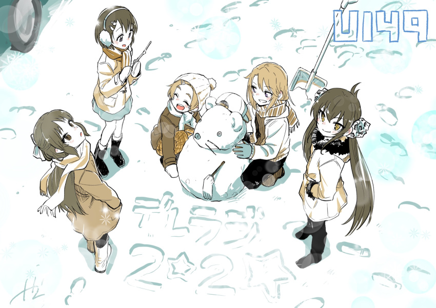 5girls black_hair blurry bokeh coat commentary_request depth_of_field earmuffs fingerless_gloves footprints from_above fur-trimmed_coat fur_trim gloves hand_in_pocket highres idolmaster idolmaster_cinderella_girls idolmaster_cinderella_girls_u149 kyouno looking_afar looking_at_another looking_at_viewer matoba_risa multiple_girls orange_hair ryuzaki_kaoru sasaki_chie scarf shovel smile snow snowman tachibana_arisu winter winter_clothes yuuki_haru