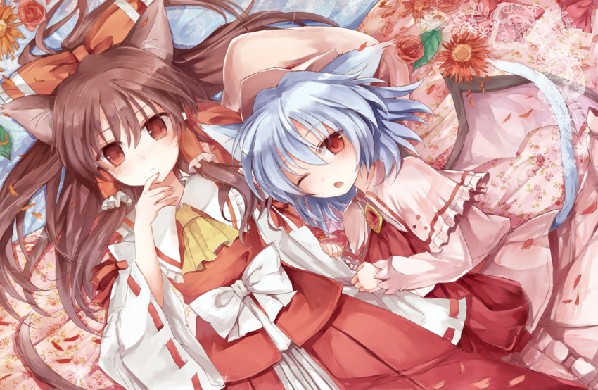 2girls animal_ears ascot bat_wings blue_hair blush bow brown_eyes brown_hair cat_ears commentary_request detached_sleeves flower hair_tubes hairbow hakurei_reimu jewelry kemonomimi_mode long_hair multiple_girls nazuka_(mikkamisaki) oerba_yun_fang pendant red_eyes red_flower red_rose remilia_scarlet rose short_hair touhou wings