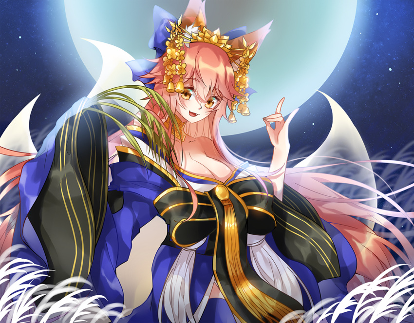 animal_ear_fluff animal_ears breasts cleavage collarbone commentary_request crown fate/grand_order fate_(series) female fox_ears fox_girl fox_shadow_puppet fox_tail full_moon japanese_clothes large_breasts long_hair looking_at_viewer moon oerba_yun_fang official_alternate_costume open_mouth pink_hair rice_(plant) solo tail tamamo_(fate) tamamo_no_mae_(fate/extra) tamamo_no_mae_(third_ascension)_(fate) trudy0816 yellow_eyes