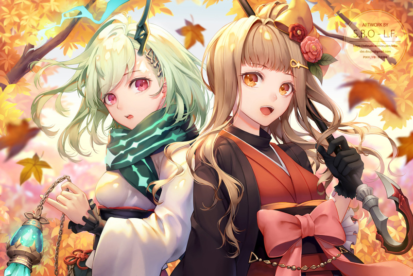 2girls autumn_leaves black_gloves blonde_hair bow chains commentary_request flower frills gloves green_hair hair_flower hair_ornament hairbow hairclip horns japanese_clothes kimono leaf lf_(paro) little_match_girl_(sinoalice) long_hair looking_at_viewer maple_leaf multiple_girls oil-paper_umbrella orange_eyes red_eyes red_riding_hood_(sinoalice) sash scarf short_hair single_horn sinoalice teeth umbrella upper_teeth_only waist_bow wide_sleeves