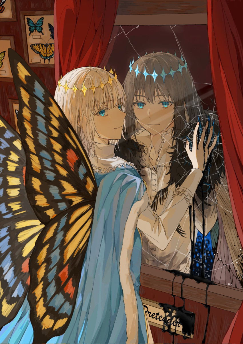 1boy against_mirror arthropod_boy blue_butterfly blue_eyes broken_mirror bug butterfly butterfly_wings cape crown diamond_hairband fate/grand_order fate_(series) fur-trimmed_cape fur_trim grey_hair hand_on_mirror highres insect_wings long_hair long_sleeves looking_at_viewer looking_back male_focus mirror multiple_views oberon_(fate) oberon_(third_ascension)_(fate) reflection shirt smile spoilers uncleko5 upper_body wings