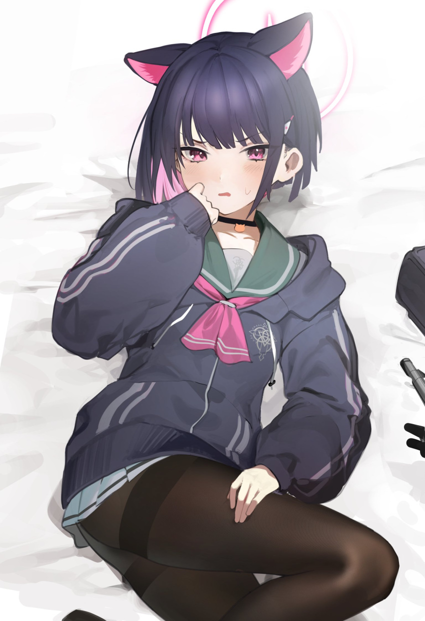 animal_ears bed_sheet black_hair black_jacket black_pantyhose blue_archive blush cat_ears choker colored_inner_hair feet_out_of_frame female hair_ornament hairclip halo highres hiiragi_mikoto hood hooded_jacket jacket kazusa_(blue_archive) long_sleeves looking_at_viewer lying multicolored_hair neckerchief on_back open_mouth pantyhose pink_eyes pink_neckerchief sailor_collar short_hair solo sweatdrop thighband_pantyhose v-shaped_eyebrows