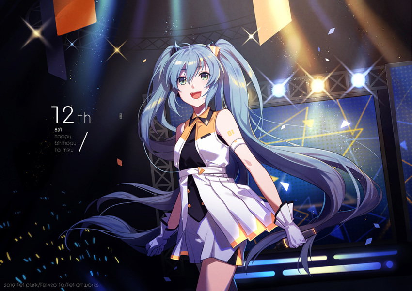 aqua_eyes aqua_hair fen_renlei hatsune_miku long_hair microphone twintails vocaloid