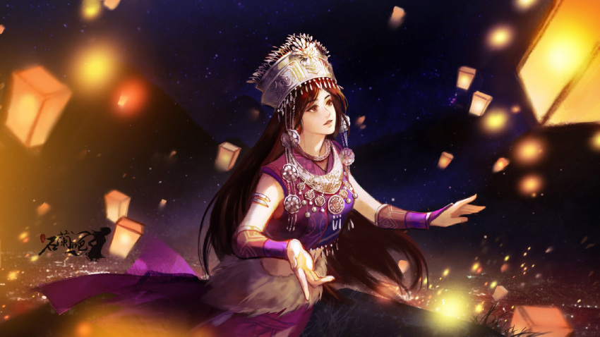 armband brown_hair crown female from_side fur-trimmed_skirt fur_trim hair_ornament highres lantern long_hair night night_sky purple_shirt purple_skirt qinshi_mingyue shi_lan_(qinshi_mingyue) shi_lan_ba_guan_bo shirt skirt sky solo star_(sky) upper_body