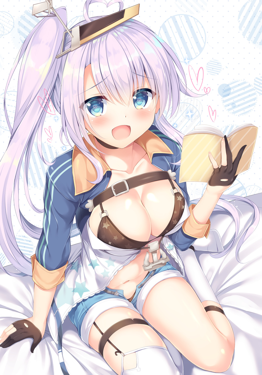 :d ahoge azur_lane bed_sheet black_gloves blue_eyes book breasts cleavage collarbone commentary_request female gloves highres holding large_breasts light_purple_hair long_hair looking_at_viewer navel open_mouth portland_(azur_lane) portland_(retrofit)_(azur_lane) short_shorts shorts side_ponytail sitting smile solo star_(symbol) star_print thighhighs tomoo_(tomo) wariza white_thighhighs