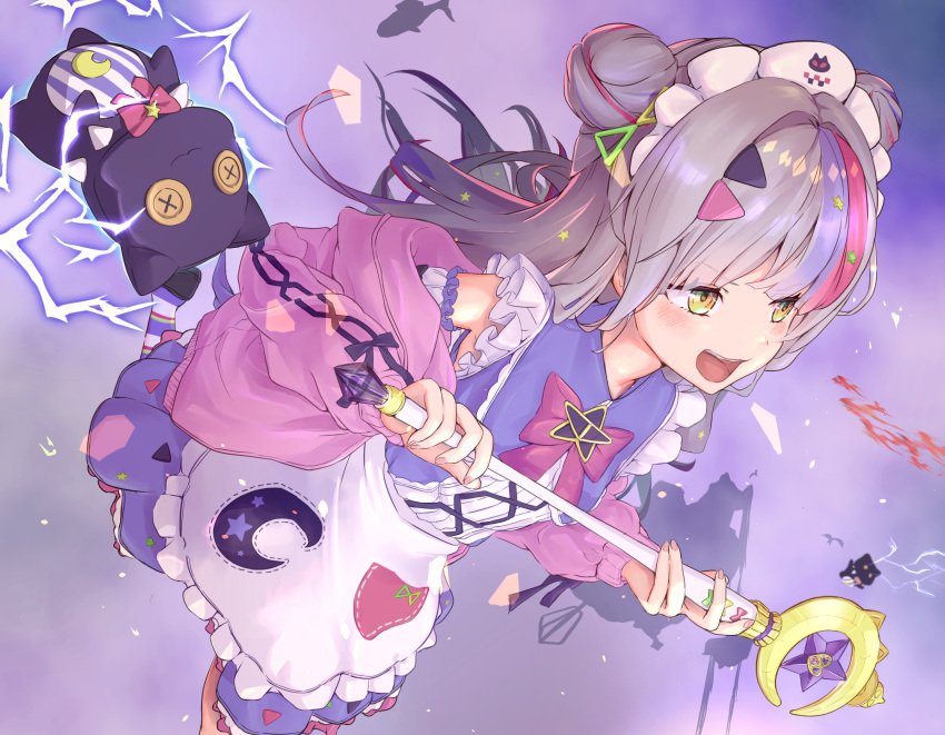 :d apron character_doll detached_sleeves double_bun female grey_hair hair_bun hair_ornament hairclip harapeko_zombie_inu highres holding holding_staff hololive jacket lolita_fashion long_hair magic magical_girl maid_headdress multicolored_hair murasaki_shion murasaki_shion_(magical_girl_maid) official_alternate_costume pink_hair pink_jacket purple_hair shiokko_(murasaki_shion) sleeveless smile solo staff streaked_hair stuffed_animal stuffed_cat stuffed_toy sweet_lolita triangle_hair_ornament v-shaped_eyebrows virtual_youtuber w_arms white_apron yellow_eyes