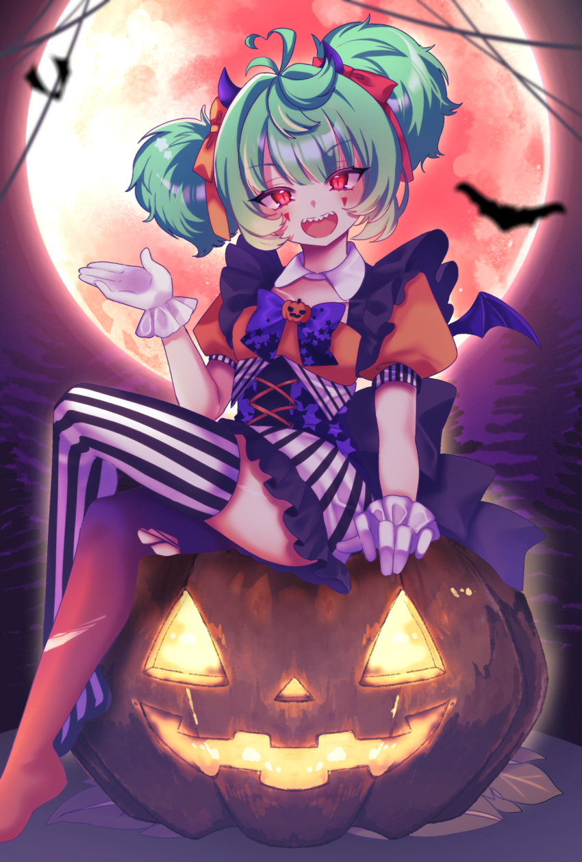 ahoge back_bow bat_(animal) black_bow black_horns black_thighhighs black_wings bow bowtie collar coni_confetti corset crossed_legs facial_mark full_moon gloves green_hair hair_ribbon heart heart_ahoge highres horns idol_corp jack-o'-lantern mii_(hilgxr) moon night night_sky open_mouth orange_ribbon purple_bow purple_bowtie purple_corset red_eyes red_ribbon ribbon second-party_source sharp_teeth short_sleeves sky star_(symbol) star_print striped_clothes striped_thighhighs teeth thighhighs torn_clothes torn_thighhighs virtual_youtuber white_collar white_gloves white_thighhighs wings