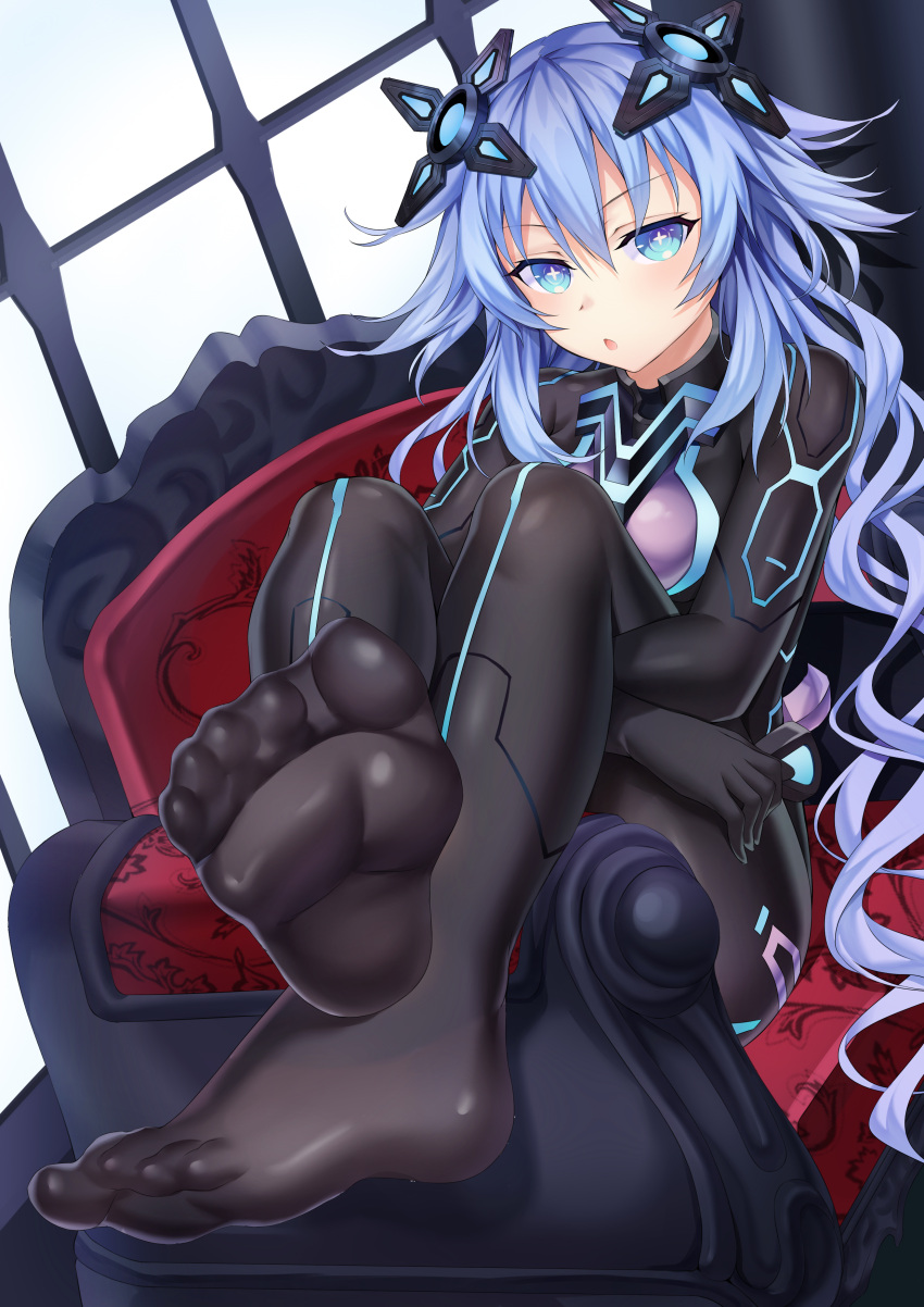 absurdres black_legwear blue_eyes bodysuit breasts chinese_commentary commentary_request feet female foot_focus hair_between_eyes headgear highres long_hair looking_at_viewer neptune_(series) next_purple no_shoes partial_commentary power_symbol power_symbol-shaped_pupils purple_hair purple_heart_(neptunia) sitting skin_tight solo symbol-shaped_pupils variant_set weapon xo_(xo17800108)