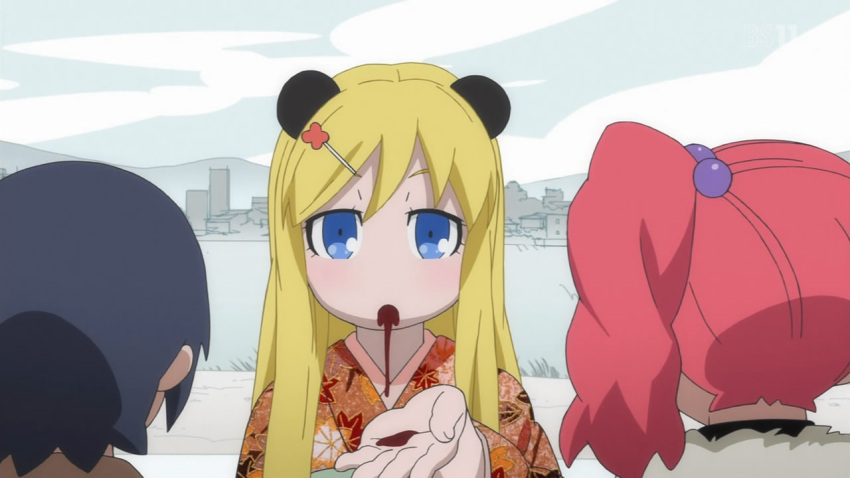 3girls blank_look blonde_hair blood blue_eyes blush dark_hair hair_flower hair_ornament hen_zemi katou_anna kemonomimi kimono long_hair makiko_gregory matsutaka_nanako outdoors ponytail red_coat red_hair screen_capture shopping_bag short_hair sucking_hand talking wafuku