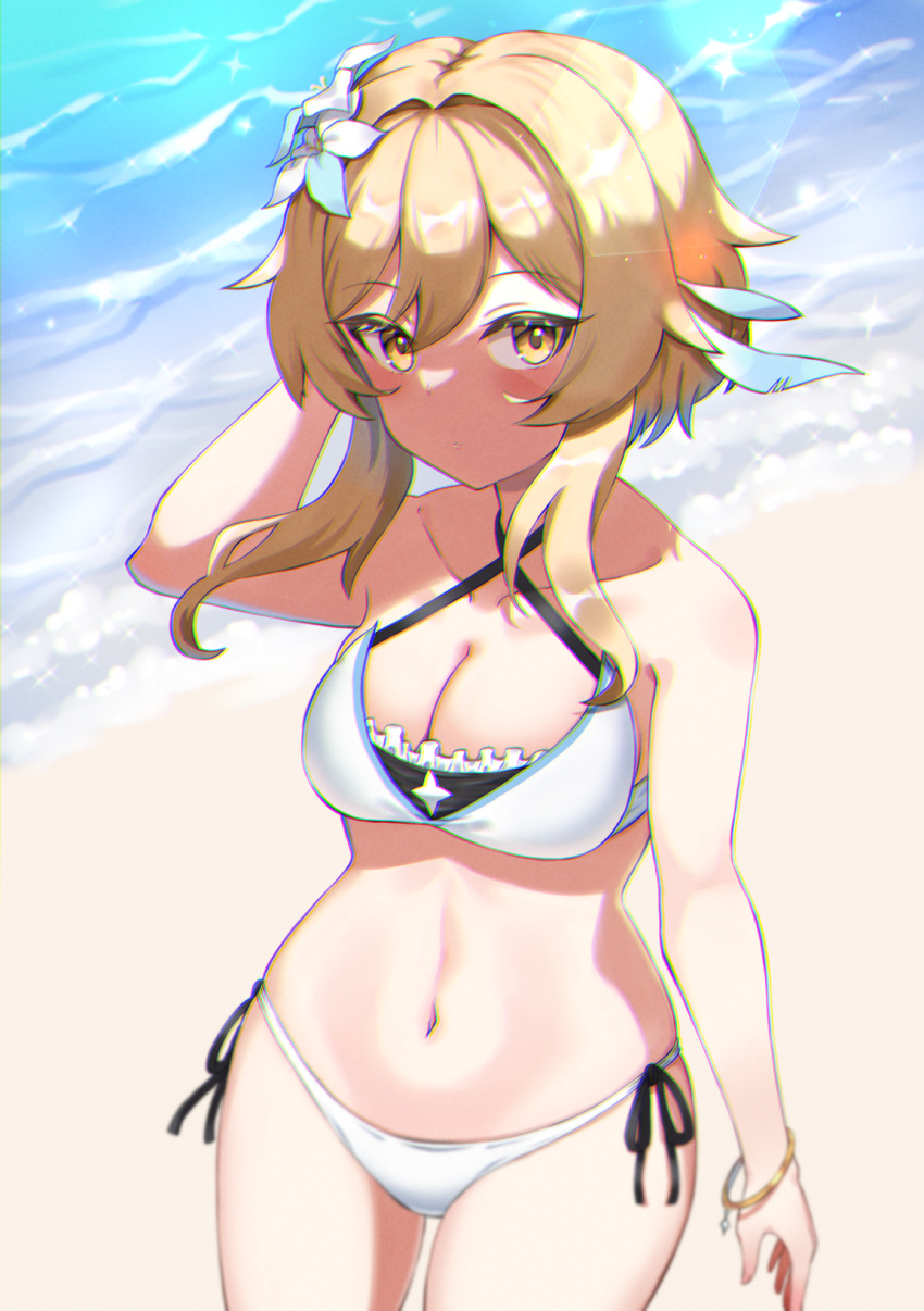 adjusting_hair bare_shoulders beach bikini blonde_hair blush bracelet breasts cleavage female flower genshin_impact hair_flower hair_ornament highres jewelry looking_at_viewer lumine_(genshin_impact) midriff navel ocean outdoors shadowed shinatsukou short_hair short_hair_with_long_locks swimsuit yellow_eyes