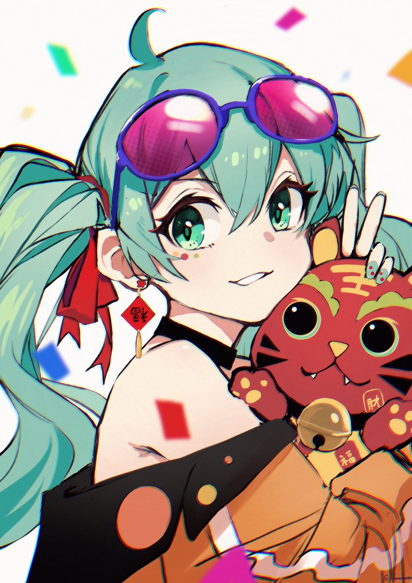 ahoge bare_shoulders bell black_choker chinese_commentary chinese_zodiac choker chromatic_aberration commentary confetti dao_fu earrings eyewear_on_head female green_hair green_nails grin hair_ribbon hanamoto410 hatsune_miku highres hugging_object jewelry jingle_bell long_hair long_sleeves looking_at_viewer orange_shirt red_ribbon ribbon shirt simple_background smile solo sunglasses tassel tassel_earrings tiger twintails upper_body v very_long_hair vocaloid year_of_the_tiger