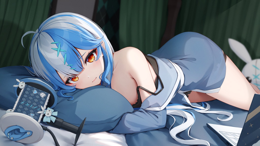 ahoge ass babydoll binaural_microphone black_babydoll blue_hair blue_nightgown blush commission computer female hair_between_eyes hair_down highres laptop light_smile looking_at_viewer microphone multicolored_hair nightgown nijisanji nijisanji_en nyan_(reinyan_007) orange_eyes second-party_source solo strap_slip streaked_hair twisty_amanozako virtual_youtuber