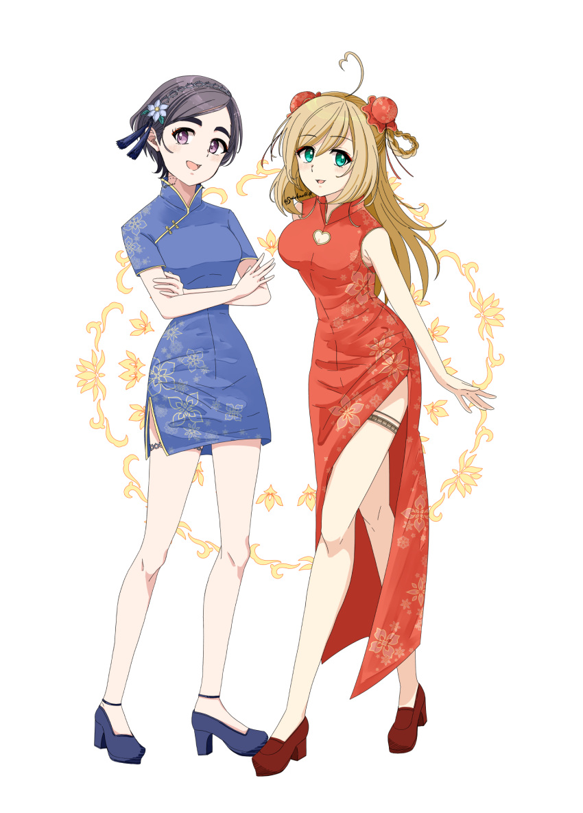 2girls ahoge aqua_eyes artist_name black_hair blue_dress blue_footwear braid bun_cover china_dress chinese_clothes clothing_cutout crossed_arms dress heart heart_ahoge heart_cutout high_heels highres idolmaster idolmaster_cinderella_girls matsuo_chizuru multiple_girls red_dress red_footwear sato_shin short_hair sleeveless sonakao thigh_strap white_background