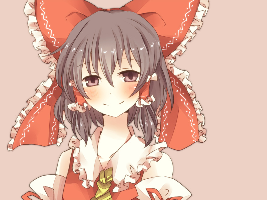 ascot bad_id bad_pixiv_id blush bow brown_eyes brown_hair detached_sleeves dress female hair_tubes hairbow hakurei_reimu highres pasutel photoshop_(medium) red_bow red_dress simple_background smile solo touhou