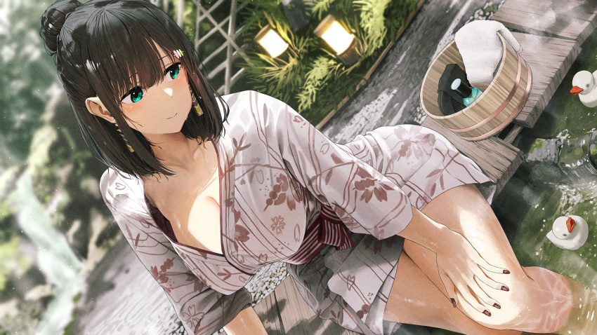 black_hair blurry blurry_background blush breasts bucket closed_mouth earrings feet_out_of_frame female green_eyes grey_kimono hair_between_eyes hair_bun hair_ornament hairclip hand_on_own_thigh highres japanese_clothes jewelry kimono large_breasts light_smile looking_to_the_side medium_hair nail_polish noeru onsen original red_nails rubber_duck single_hair_bun sitting soaking_feet solo towel water water_drop wet wet_hair wooden_bucket yukata