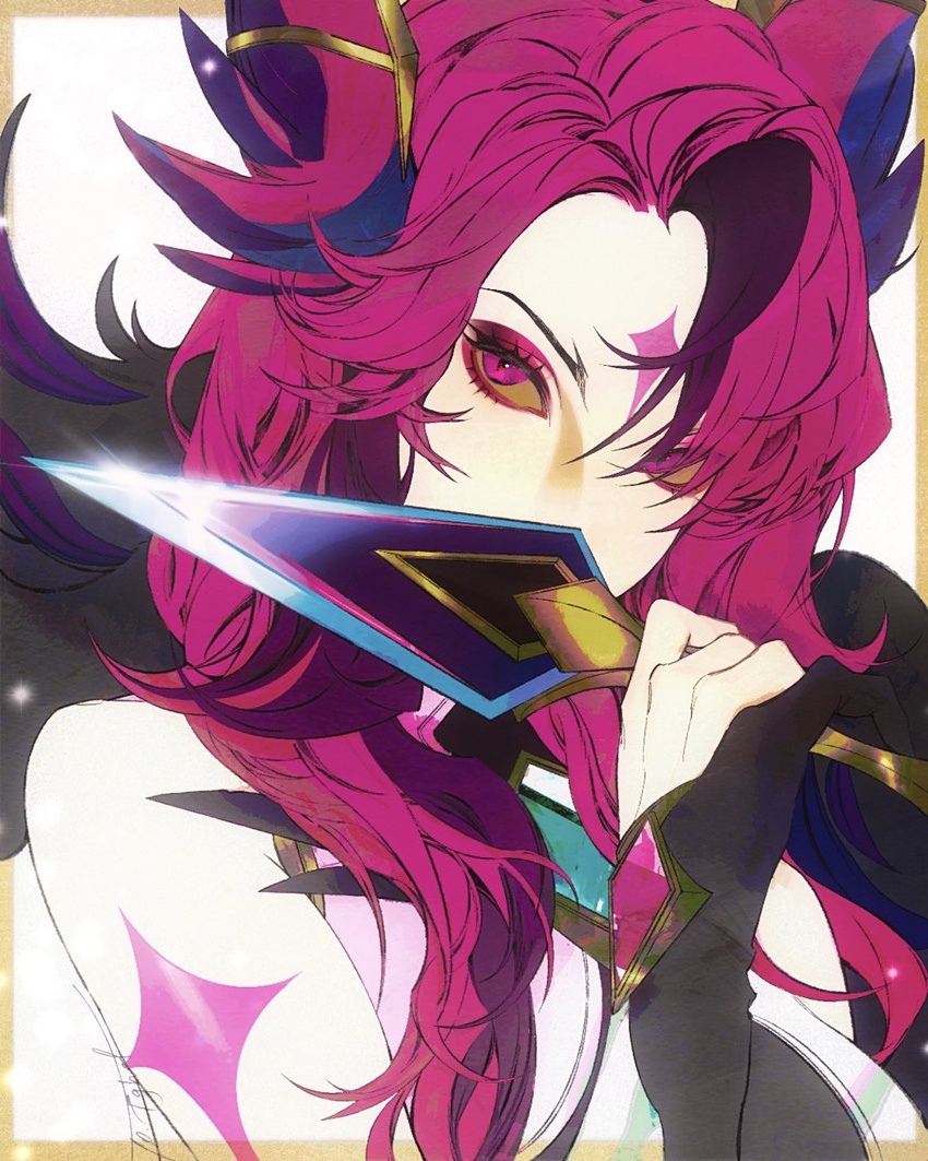 animal_ears border facial_mark feathers female forehead_mark highres holding holding_feather holding_weapon jian_tai_(cuoyu0) league_of_legends long_hair looking_at_viewer official_alternate_costume official_alternate_hairstyle orange_border parted_bangs pink_eyes pink_hair signature simple_background solo star_guardian_xayah upper_body weapon white_background xayah