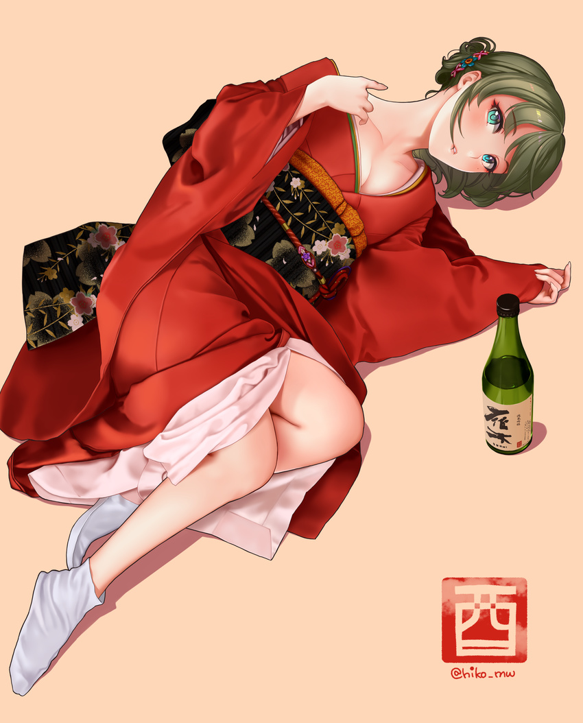 absurdres blue_eyes bottle breasts cleavage commentary_request female green_hair hair_ornament heterochromia highres hikonyaaa idolmaster idolmaster_cinderella_girls japanese_clothes kimono looking_at_viewer lying medium_breasts mole mole_under_eye obi on_side parted_lips red_kimono sash short_hair simple_background socks solo tabi takagaki_kaede white_socks yoi_otome_(idolmaster) yukata