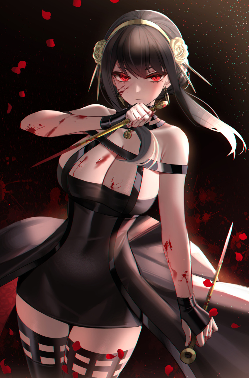 black_dress black_gloves black_thighhighs blood blood_on_arm blood_on_breasts blood_on_face blood_on_hands blood_on_weapon blood_splatter breasts cleavage closed_mouth cowboy_shot dagger dark_background dress dual_wielding earrings eternity_(shadeh) expressionless falling_petals female fingerless_gloves flower gloves gold_earrings gold_hairband hair_flower hair_ornament hairband hand_up highres holding holding_dagger holding_knife holding_weapon jewelry knife large_breasts light_particles looking_at_viewer petals red_eyes reverse_grip rose rose_petals solo spikes splatter_background spy_x_family thighhighs weapon yor_briar zettai_ryouiki