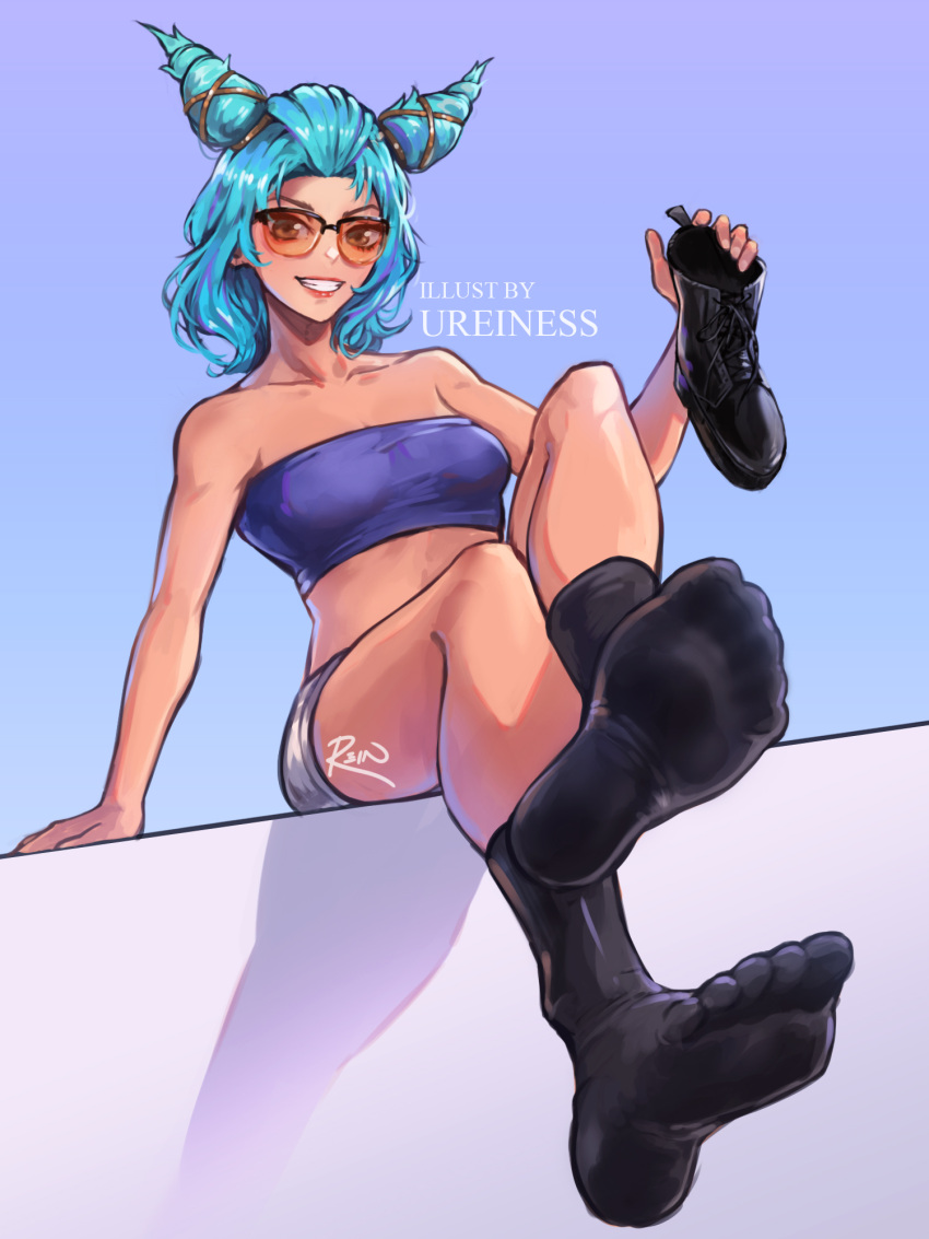 bandeau bare_arms bare_shoulders black_footwear black_socks blue_background blue_hair boots breasts commentary cone_hair_bun feet female foot_focus foreshortening grin hair_bun hand_up highres holding league_of_legends legs looking_at_viewer midriff no_shoes ocean_song_zeri orange-tinted_eyewear raion_rennes short_hair simple_background sitting small_breasts smile socks soles solo strapless sunglasses thighs tinted_eyewear toes tube_top unworn_boots zeri_(league_of_legends)