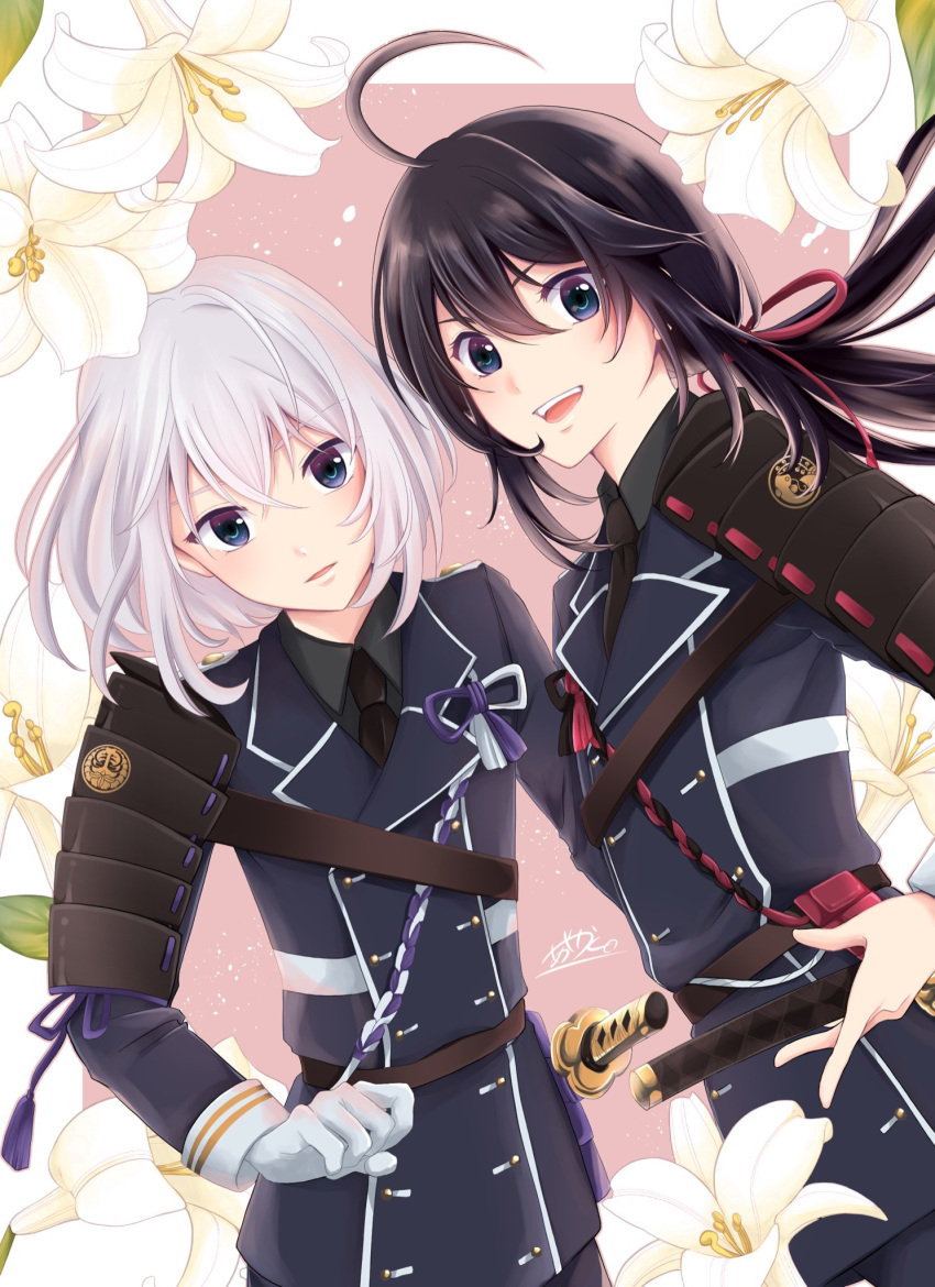 2boys ahoge armor belt black_hair collared_shirt commentary_request flower gloves highres honebami_toushirou japanese_armor kumaru_ayaka lily_(flower) male_focus military military_uniform multiple_boys namazuo_toushirou necktie open_mouth pink_background ponytail purple_eyes shirt shoulder_armor signature smile sode touken_ranbu uniform white_flower white_gloves white_hair