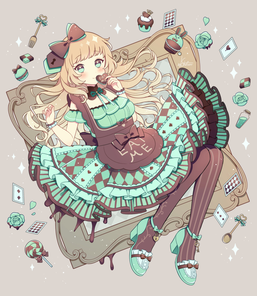 alice_(alice_in_wonderland) alice_in_wonderland ankle_strap apron argyle blonde_hair blunt_bangs bow candy card center_frills checkerboard_cookie chocolate_syrup closed_mouth club_(shape) commentary cookie cupcake detached_collar dress drink_me_potion eat_me female flower food fork frills green_dress green_eyes green_flower green_footwear green_rose hairbow heart heart-shaped_food high_collar high_heels highres holding holding_food hoshifuru_akiyo key layered_dress light_smile lock lolita_fashion lollipop long_hair macaron medium_dress mint_chocolate multicolored_clothes multicolored_dress neck_ribbon original pantyhose petals petticoat picture_frame playing_card print_pantyhose ribbon rose signature smile solo spade_(shape) sparkle spoon strapless strapless_dress strappy_heels striped_clothes striped_pantyhose sweets swirl_lollipop two-tone_dress wrist_cuffs