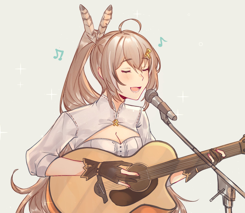 acoustic_guitar bow breasts brown_hair cleavage closed_eyes commentary english_commentary feather_hair_ornament feathers female gloves guitar hair_ornament highres hololive hololive_english instrument long_hair microphone microphone_stand multicolored_hair music musical_note nanashi_mumei nanashi_mumei_(1st_costume) playing_instrument ponytail shirt singing solo streaked_hair very_long_hair virtual_youtuber yukari_(bryleluansing)