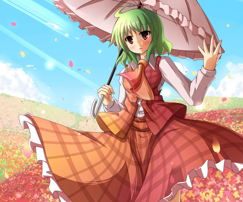 commentary_request female green_hair kazami_yuuka liya petals red_eyes solo touhou umbrella wavy_hair