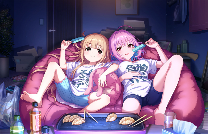 2girls ahoge bag bike_shorts blonde_hair blue_hair blue_shorts box breasts brown_eyes cardboard_box chopsticks closed_mouth collarbone couch cup dark dumpling food futaba_anzu hair_intakes hand_on_own_stomach handheld_game_console holding holding_food holding_popsicle idolmaster idolmaster_cinderella_girls idolmaster_cinderella_girls_starlight_stage indoors jiaozi knee_up light_smile medium_breasts medium_hair messy_room multicolored_hair multiple_girls oerba_yun_fang official_art on_couch open_mouth pink_eyes pink_hair plant plastic_bag popsicle potted_plant print_shirt reclining shirt short_shorts short_sleeves shorts smile soda_bottle spread_legs stuffed_animal stuffed_rabbit stuffed_toy two-tone_hair white_shirt you_work_you_lose yumemi_riamu