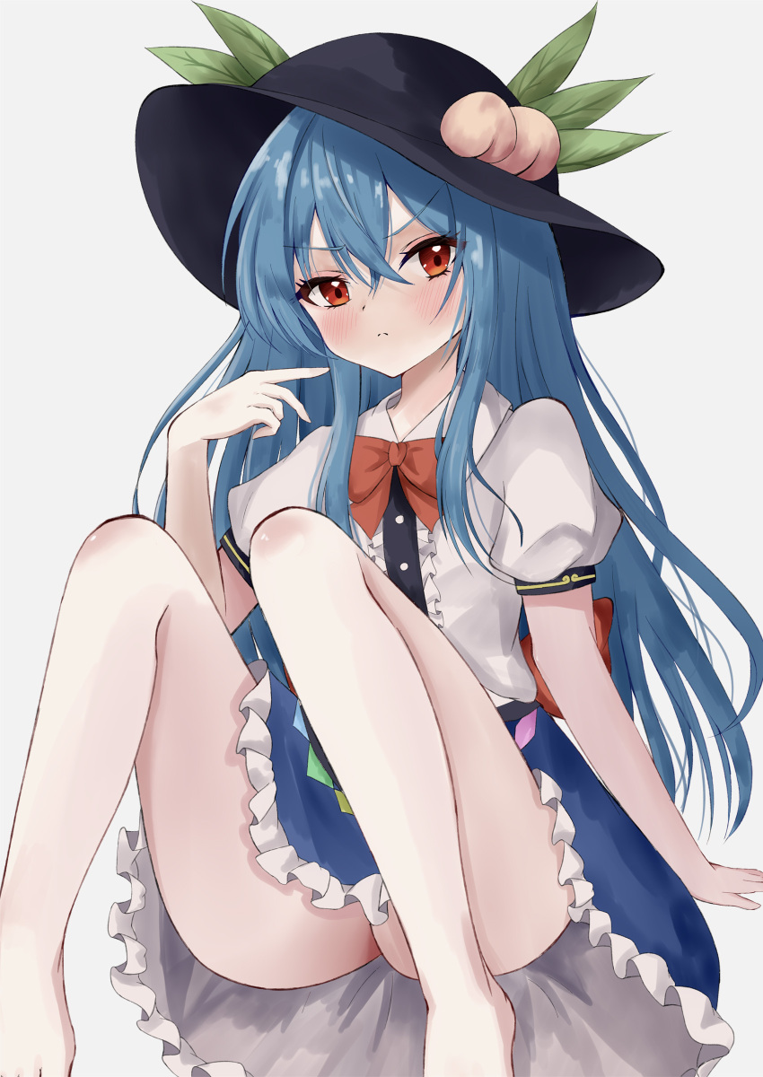 absurdres angry atory barefoot black_hat blue_hair blue_skirt blush bow closed_mouth female food fruit fruit_hat_ornament hand_on_floor hand_up hat highres hinanawi_tenshi leaf long_hair on_floor peach red_bow red_eyes shirt skirt solo thighs touhou white_background white_shirt