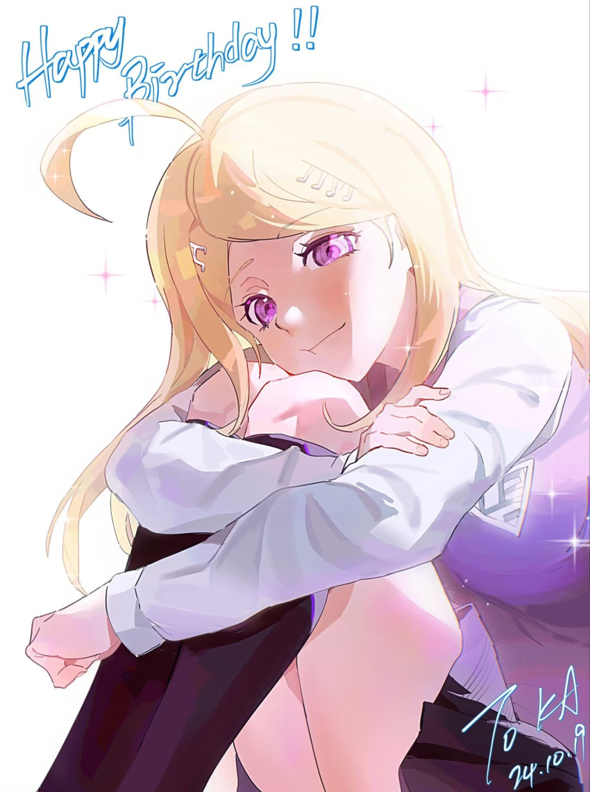 ahoge akamatsu_kaede black_socks blonde_hair blush check_commentary closed_mouth collared_shirt commentary_request danganronpa_(series) danganronpa_v3:_killing_harmony dated english_text eyelashes female hair_ornament happy_birthday highres hugging_own_legs knees_up long_hair long_sleeves looking_at_viewer musical_note musical_note_hair_ornament pink_sweater_vest pink_vest pleated_skirt purple_eyes school_uniform shirt sidelighting sitting skirt smile socks solo sparkle sweater_vest thighs vest white_background white_shirt zai_ya