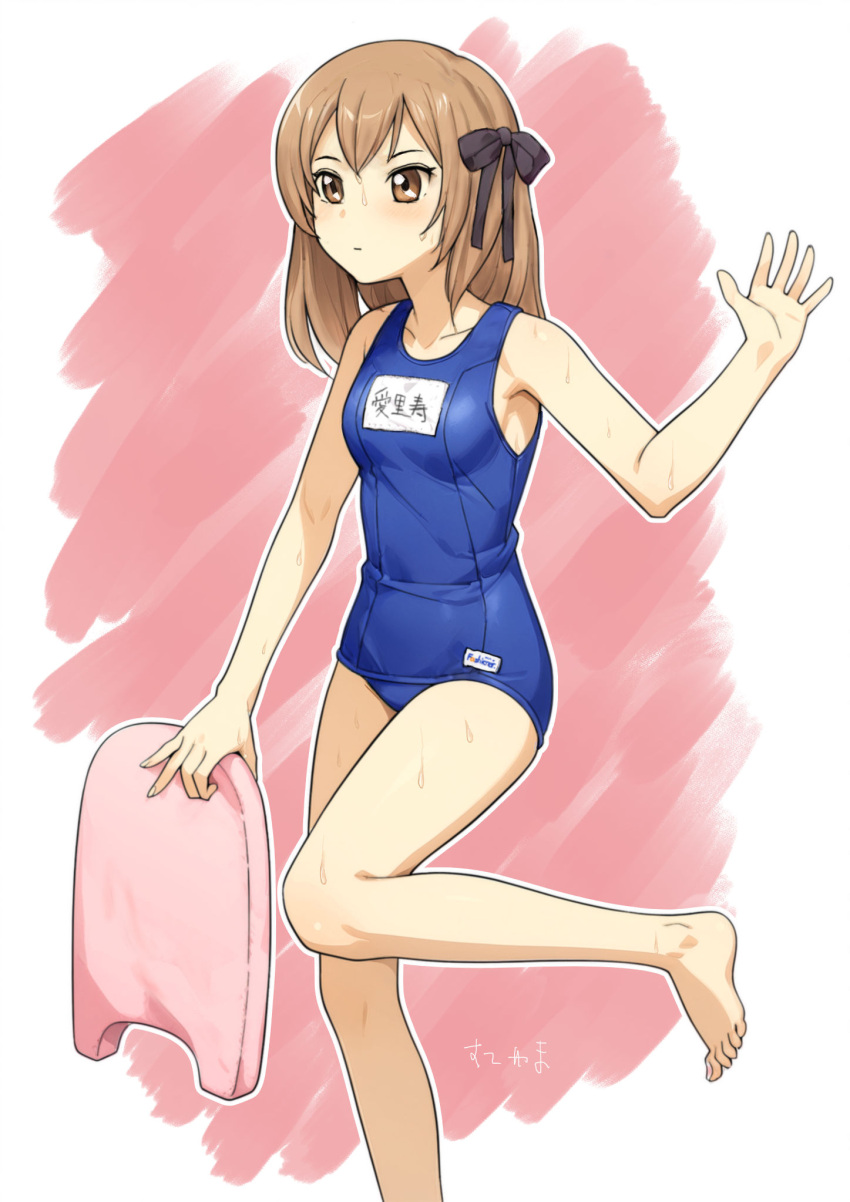 barefoot blue_one-piece_swimsuit breasts brown_eyes closed_mouth commentary female girls_und_panzer hair_ribbon highres holding_kickboard kickboard leg_up light_brown_hair long_hair looking_to_the_side name_tag old_school_swimsuit one-piece_swimsuit one_side_up ribbon school_swimsuit shimada_arisu small_breasts solo standing standing_on_one_leg suteyamard swimsuit waving wet