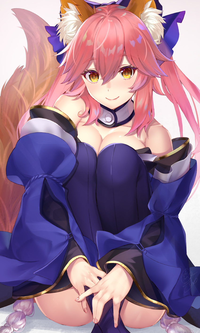 absurdres animal_ear_fluff animal_ears bare_shoulders blue_kimono blue_thighhighs blush breasts cleavage fate/extra fate_(series) female fox_ears fox_girl fox_tail gakuon_(gakuto) hair_between_eyes highres japanese_clothes kimono large_breasts long_hair long_sleeves looking_at_viewer pink_hair sidelocks simple_background smile tail tamamo_(fate) tamamo_no_mae_(fate/extra) thighhighs white_background wide_sleeves yellow_eyes