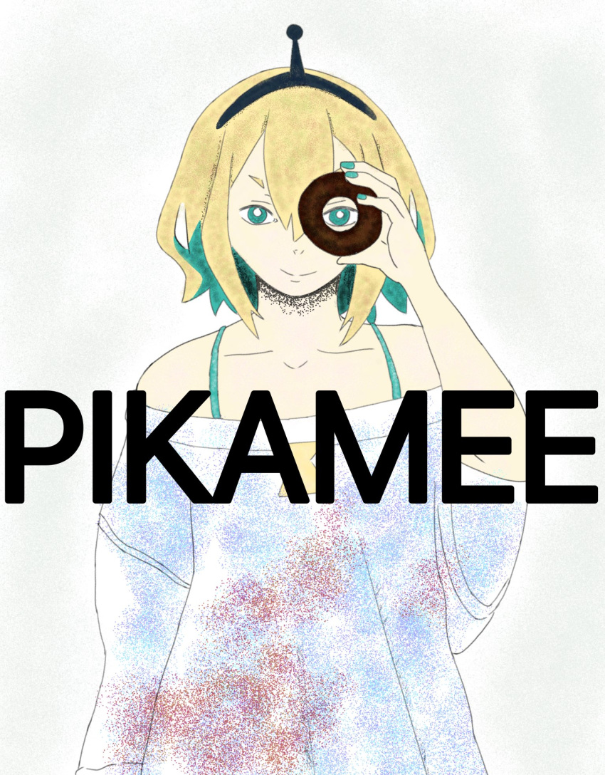 amano_pikamee bare_shoulders black_hairband blonde_hair blue_shirt character_name closed_mouth collarbone commentary donut_hole_(vocaloid) female food garetto green_eyes green_hair green_nails grey_background hair_between_eyes hairband highres holding holding_food multicolored_hair nail_polish off-shoulder_shirt off_shoulder shirt short_sleeves simple_background smile solo two-tone_hair upper_body v-shaped_eyebrows virtual_youtuber voms