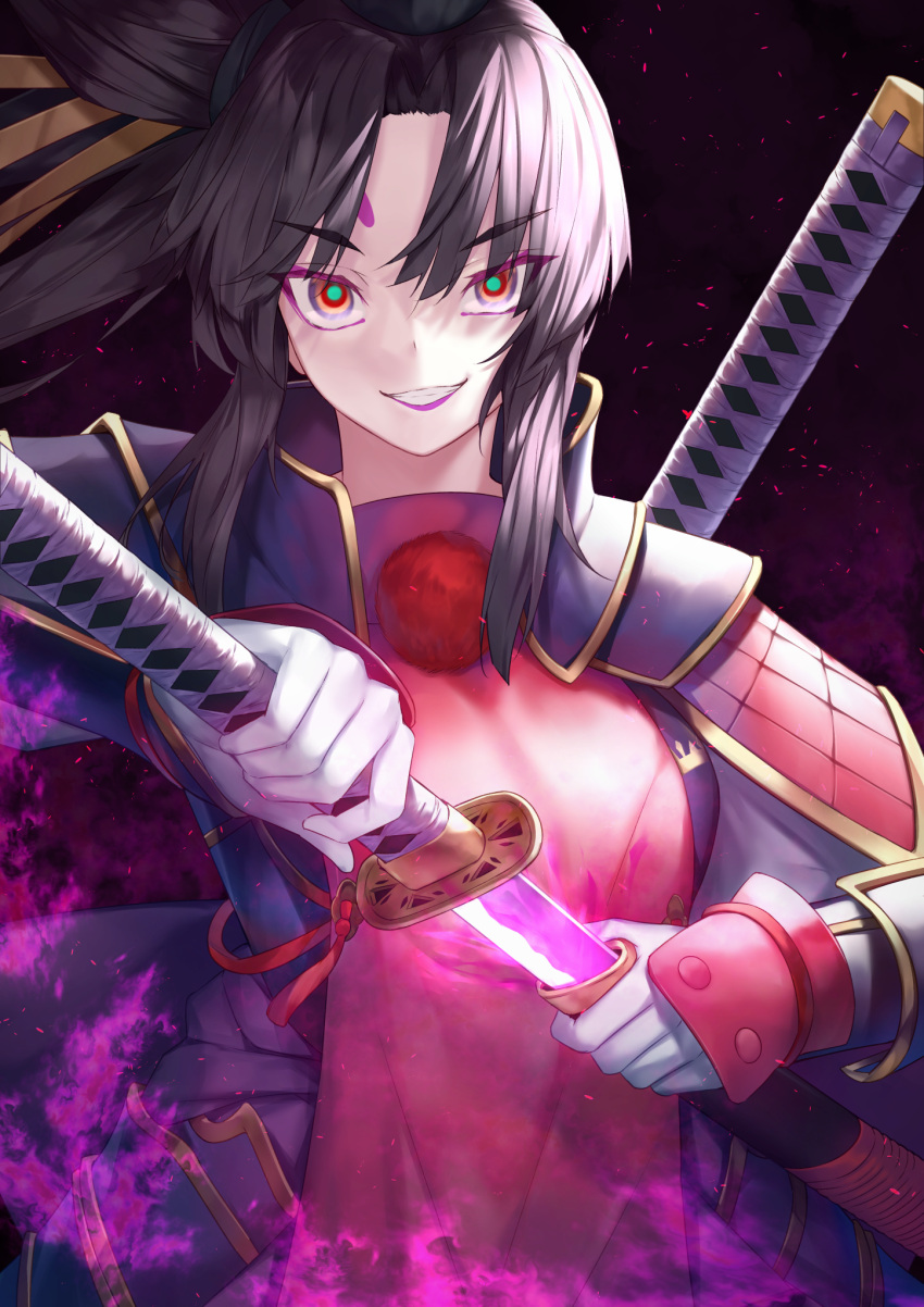 armor black_hair commentary fate/grand_order fate_(series) female floating_hair gloves grin hair_between_eyes hair_intakes highres holding holding_sheath holding_sword holding_weapon long_hair looking_at_viewer purple_lips red_eyes reuri_(tjux4555) sheath shoulder_armor sidelocks smile solo sword taira_no_kagekiyo_(fate) unsheathing upper_body ushiwakamaru_(fate) v-shaped_eyebrows weapon white_gloves