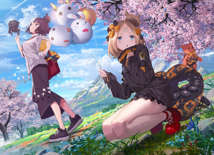 2girls abigail_williams_(fate) abigail_williams_(traveling_outfit)_(fate) aora bag balloon bandaid black_footwear black_hair black_jacket black_pants blonde_hair blue_eyes cherry_blossoms cloud crossed_bandaids day fate/grand_order fate_(series) grey_jacket hair_bun highres holding holding_balloon jacket katsushika_hokusai_(fate) katsushika_hokusai_(traveling_outfit)_(fate) long_hair mountain multiple_girls official_alternate_costume outdoors pants parted_bangs red_footwear shoes short_hair shoulder_bag single_hair_bun sky smile sneakers squatting standing stuffed_animal stuffed_toy teddy_bear tentacle tokitarou_(fate) tree wavy_hair