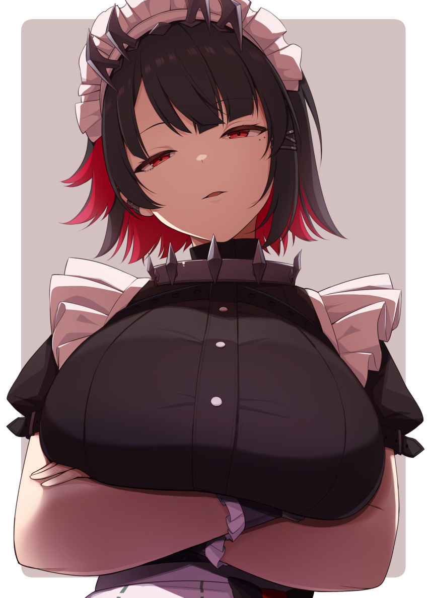 black_hair breasts commentary_request crossed_arms ellen_joe female grey_background hair_ornament highres kurikara large_breasts looking_at_viewer maid maid_headdress multicolored_hair puffy_short_sleeves puffy_sleeves red_eyes red_hair short_hair short_sleeves simple_background solo two-tone_hair upper_body x_hair_ornament zenless_zone_zero