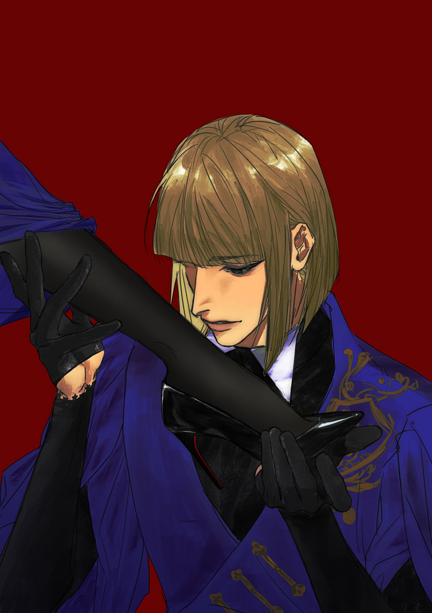 2boys absurdres august2486 blonde_hair blue_coat chinese_commentary closed_eyes coat commentary_request high_heels highres holding_another's_leg male_focus multiple_boys red_background rook_hunt short_hair simple_background twisted_wonderland upper_body vil_schoenheit