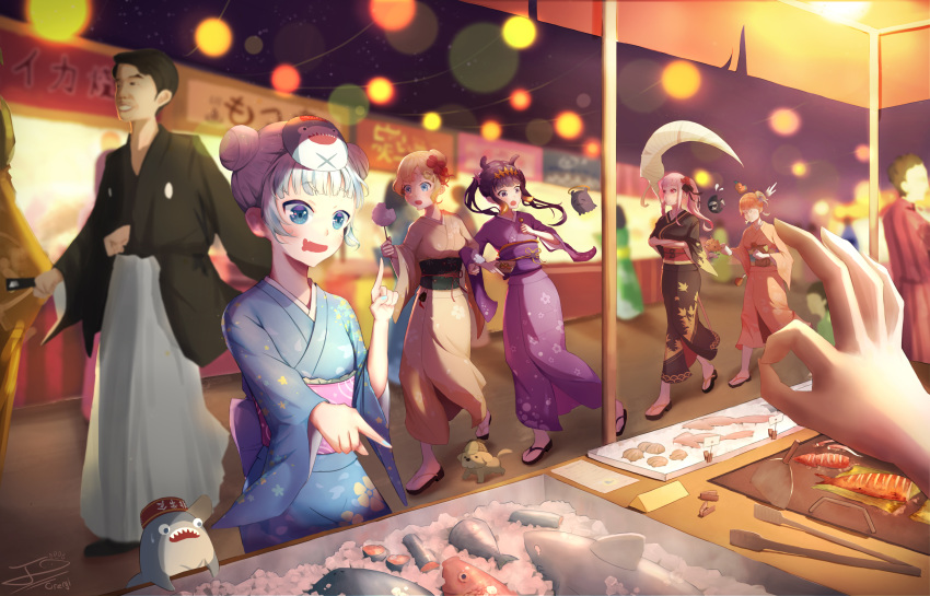 6+girls absurdres alternate_costume arm_support black_kimono bloop_(gawr_gura) blue_eyes blue_hair blue_kimono blunt_bangs breasts bubba_(watson_amelia) bubble_tea commentary cotton_candy crossed_arms death-sensei_(mori_calliope) double_bun eating falling festival fish fish_market food food_stand gawr_gura grey_hair hair_bun hair_ornament hair_up halo highres hololive hololive_english holomyth ice japanese_clothes kimono kotori_(takanashi_kiara) large_breasts locked_arms mask medium_breasts medium_hair mole mole_under_eye mori_calliope multicolored_hair multiple_girls night ninomae_ina'nis oerba_yun_fang ok_sign orange_hair orange_kimono orenji_(user_fknw7775) pink_hair pointy_ears ponytail purple_hair purple_kimono sandals scythe skin_fang streaked_hair summer_festival takanashi_kiara takodachi_(ninomae_ina'nis) tentacle_hair twintails virtual_youtuber walking watson_amelia yagoo yukata