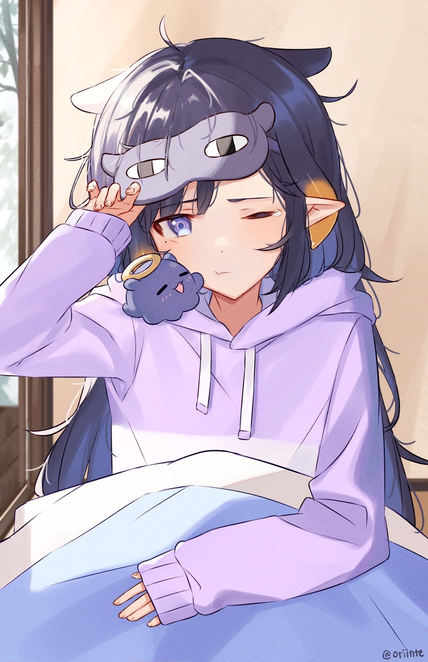 alternate_costume black_hair blunt_bangs eyewear_on_head female gradient_hair hair_behind_ear highres hololive hololive_english hood hoodie long_hair looking_at_viewer mole mole_under_eye multicolored_hair ninomae_ina'nis one_eye_closed orange_hair orinte pointy_ears pout purple_eyes purple_hoodie sidelocks sitting sleeves_past_wrists solo takodachi_(ninomae_ina'nis) tentacle_hair under_covers very_long_hair virtual_youtuber